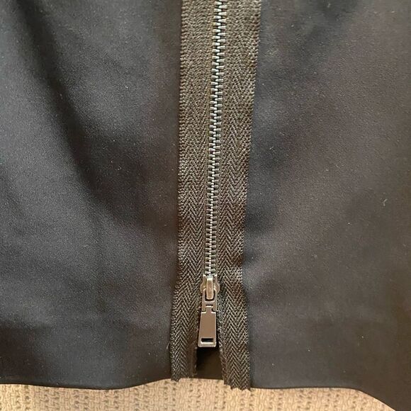 Elie Tahari black net front back zipper great condition - Picture 11 of 11
